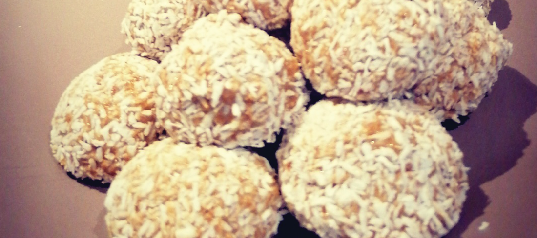 Double Cinnamon & Coconut Protein Balls