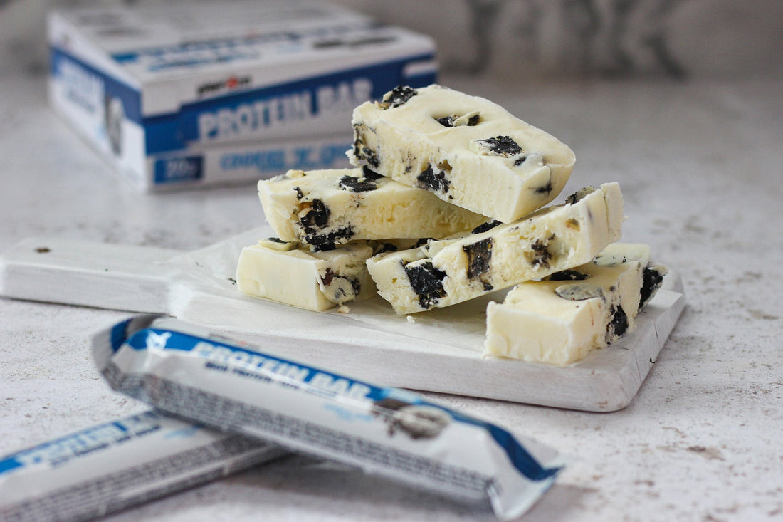 High Protein Cookies & Creme Frozen Yoghurt Bars